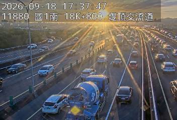國1高架(堤頂交流道到下塔悠交流道)