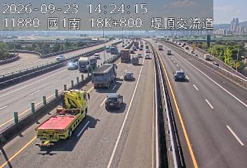 國1高架(堤頂交流道到下塔悠交流道)